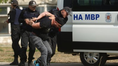 Арестуват и ни бият: 32,6% от задържаните у нас се оплакват от полицейски тормоз