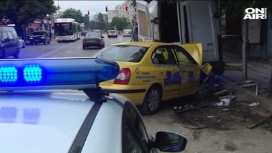 Двамата шофьори, блъснали общо 15 коли в София, се изправят пред съда