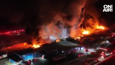 Влак излезе от релсите в САЩ, лумна страшен пожар, евакуацията е в радиус от 1,5 км
