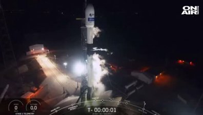 Space X изстреля "Фалкон 9" с комуникационен сателит