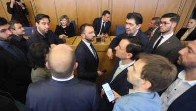 Борис Бонев към "Продължаваме промяната": Легитимирате узурпирането на СОС