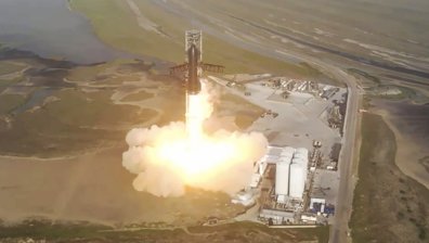 Най-голямата ракета в света Starship се взриви след изстрелването ѝ (+ВИДЕО)