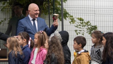 Първият училищен звънец удари: На добър час, скъпи деца! (СНИМКИ)