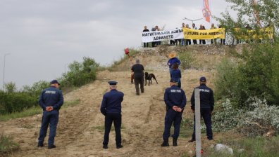 Камъни ще падат по главите ни: Протестиращи и министър Шишков в спор за ПВ "Кресна"