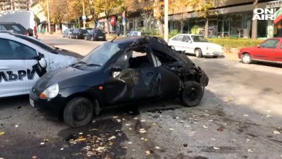 20-годишен катастрофира и потроши 4 паркирани коли във Велико Търново