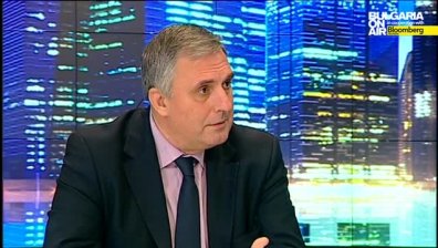 Недоверието в една банка се пренася в друга, смята Ивайло Калфин