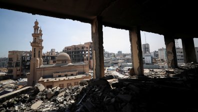 Новородено е сред десетките жертви при нови израелски удари в Газа