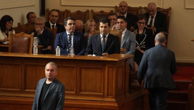 Нови линии между "Продължаваме промяната" и ИТН: Ще се разберат ли преди консултациите?