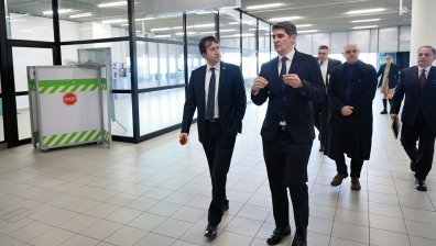 След паркирането на военните самолети на САЩ: Корман Исмаилов провери летището в София