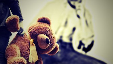 Изнудват все повече тийнейджъри с голи снимки, някои стигат до самоубийство