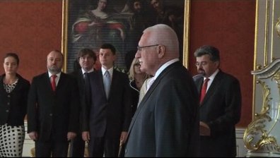 Чехия върви към предсрочни избори до края на годината (видео)