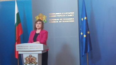Нинова: МС прие Закон за колекторските фирми, решаваме дълго отлаган проблем