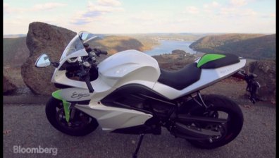 Energica Ego представя електрически мотоциклет