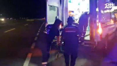 17 души пострадаха при катастрофа между автобус и камион в Турция