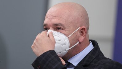Мутафчийски отново алармира за повторно заразени медици