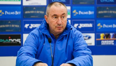 "Левски" ще приеме "Черно море" на стадиона на "Етър"