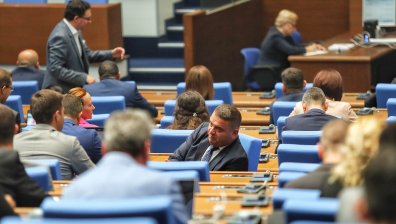 НС извънредно на работа заради Конституцията и машинното гласуване