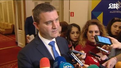 Горанов: Работим активно за влизане в ERM II и еврозоната!