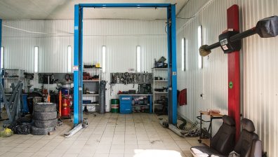 Пожар в автосервиз в Бургас унищожи два автомобила