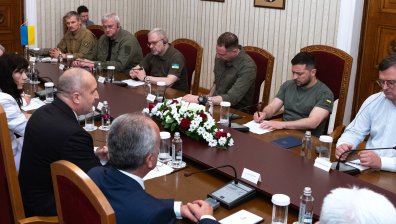 Радев към Зеленски: Не приемам даването на боеприпаси, като президент имам отговорности