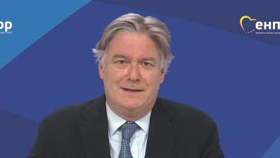 Лидерът на ЕНП: Президентът и БСП връщат България 30 години назад