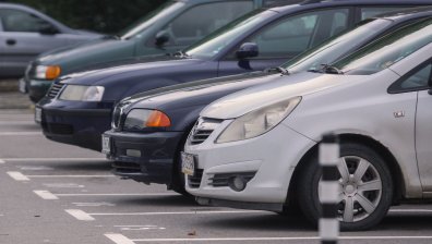 Голям план за паркирането в София: 1200 нови места върху кални терени