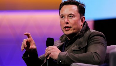 Мъск влага все повече пари в жилища