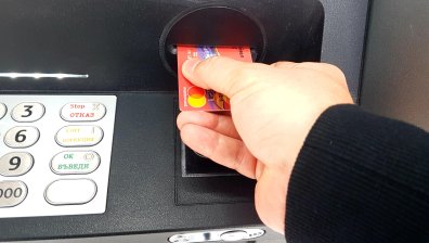 Двама българи са арестувани в Солун за клониране на банкови карти