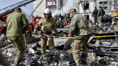 Вадят още загинали след взрива в Уман. Руска ракета земя-въздух е поразила блока