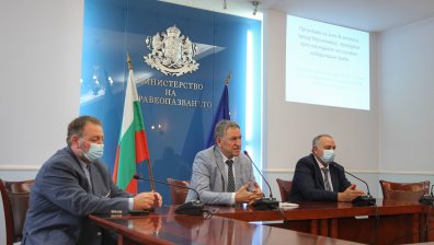 МЗ: Националният план за справяне с пандемията дава ясна предвидимост