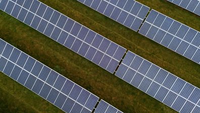 Ръстът на соларни панели в Китай се забавя, има проблеми в мрежата