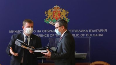 Каракачанов: Направихме втората крачка за модернизация на армията