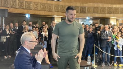 "Политико" с отзвук за визитата на Зеленски у нас: Украинският президент разби Радев