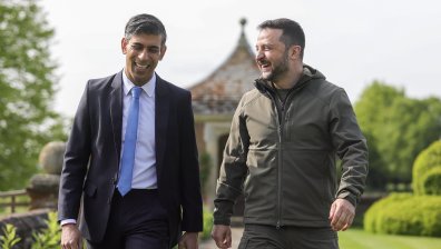 Зеленски на крака при Сунак, британският премиер му обеща изключителни оръжия