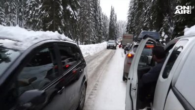 Пътят Пампорово - Смолян е отворен, бедственото положение в района остава 
