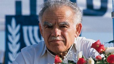 Почина Ицхак Шамир