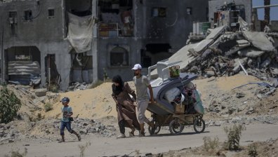 1,9 млн. от жителите на Газа са разселени, отчаяно търсейки подслон и безопасност