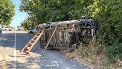 Бременна жена и малко дете пострадаха при катастрофа в Русе