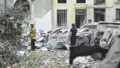 Русия атакувала Лвов с ракети "Калибър". Местните: Всичко е разрушено, отломки ни удариха