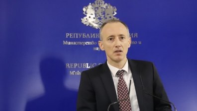 Вълчев: Има риск от "предозиране" с мерките срещу Ковид-19 в училищата