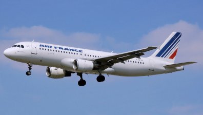Откриха мъртво 10-годишно дете под колесника на Boeing в Париж 