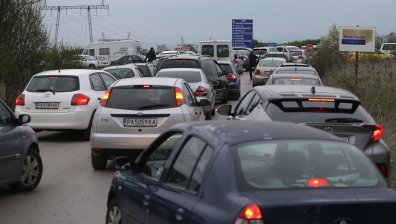 Засилен трафик към столицата, отнеха книжките на 38 водачи