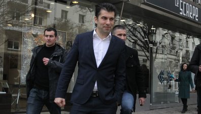 Продължава делото на Кирил Петков срещу Бойко Борисов