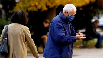 Пенсионери остават с оскъдна трапеза за Великден, 70 лв. няма да стигнат за агнешко