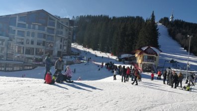 Разрушени стени, прозорци, врати: Камина се взриви в хотел в Пампорово