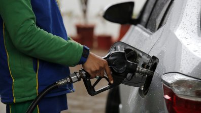 Цените на петрола пак тръгнаха нагоре, очакванията са САЩ да запълнят резервите си