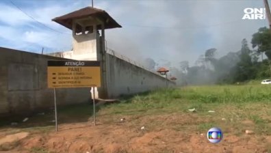 Зверски убийства при затворнически бунт в Бразилия