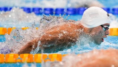 Без финал за Антъни Иванов на 200 м бътерфлай, дисквалифицираха Епитропов