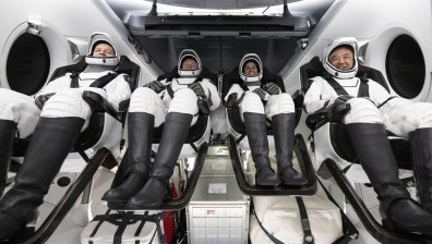 Четирима астронавти стъпиха на Земята след шест месеца в орбита