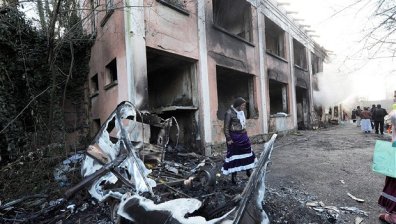 Пожар изпепели половин ромски катун край Париж